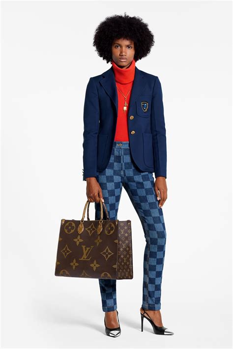 louis vuitton sales associate salary.